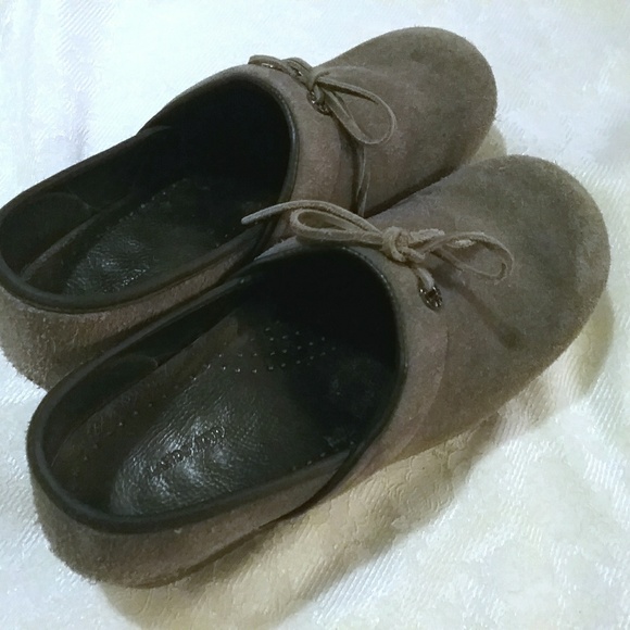 LANDS' END Gray Suede Closed Clogs - Picture 3 of 7